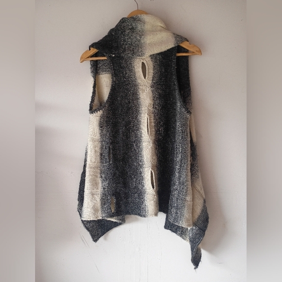 Sisters Gray Black Ombre Knit Sleeveless Vest L/XL Cutout Boho Drape Layer - Picture 4 of 6
